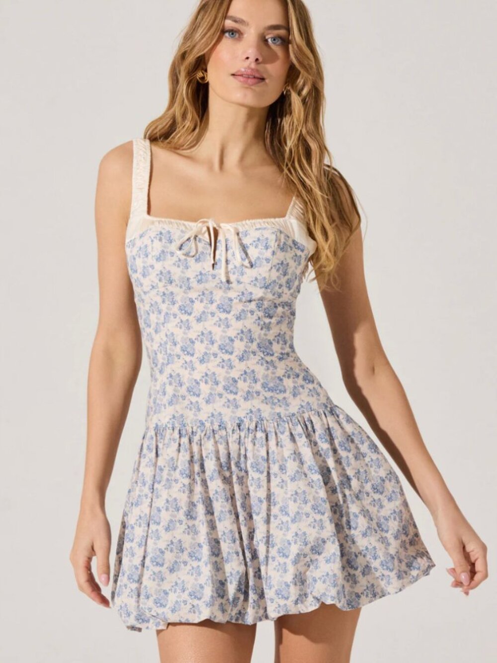 ASTR The Label Floral Milkmaid Bubble Hem Dress- Blue Floral- Size Large - Picture 3 of 13